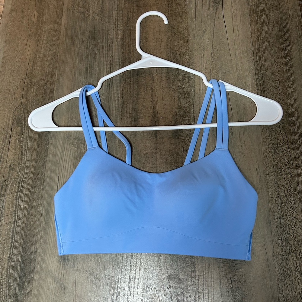 NWT Lululemon Like a Cloud Bra b/c cups Sz 4 *Sinatra blue*